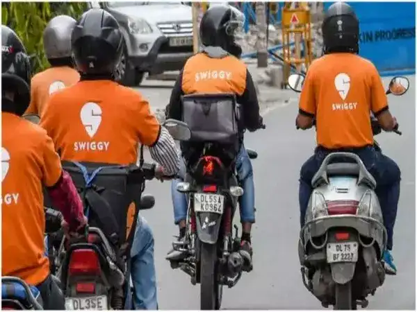 India eats 4 lakh rotis on trains as Swiggy's rail food orders triple in Q1FY27