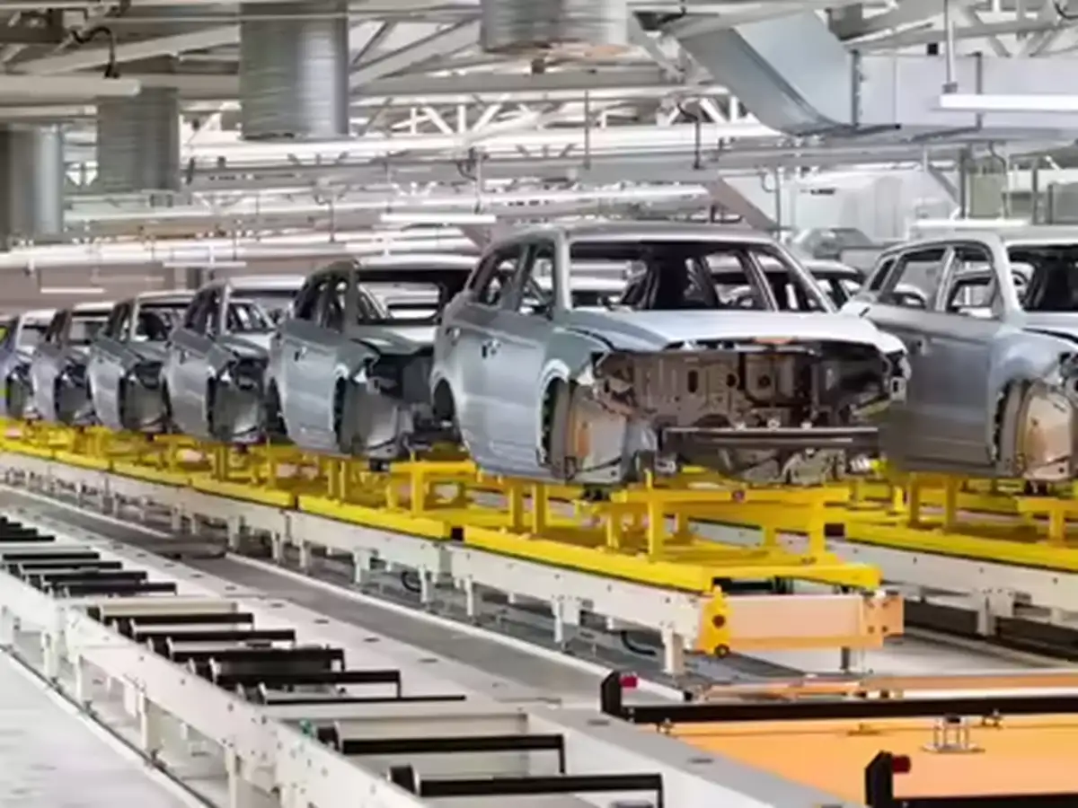 Auto companies find it difficult to monetise software services after complimentary term ends