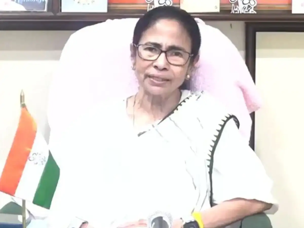 'I will stay alive till I see your end': Mamata Banerjee vows to keep fighting TMC rebellion
