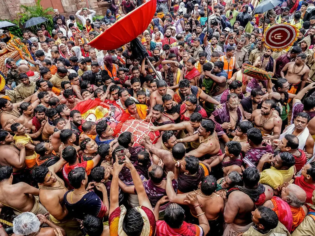 Suvendu Adhikari joins Rath Yatra in Kolkata amid heavy rain