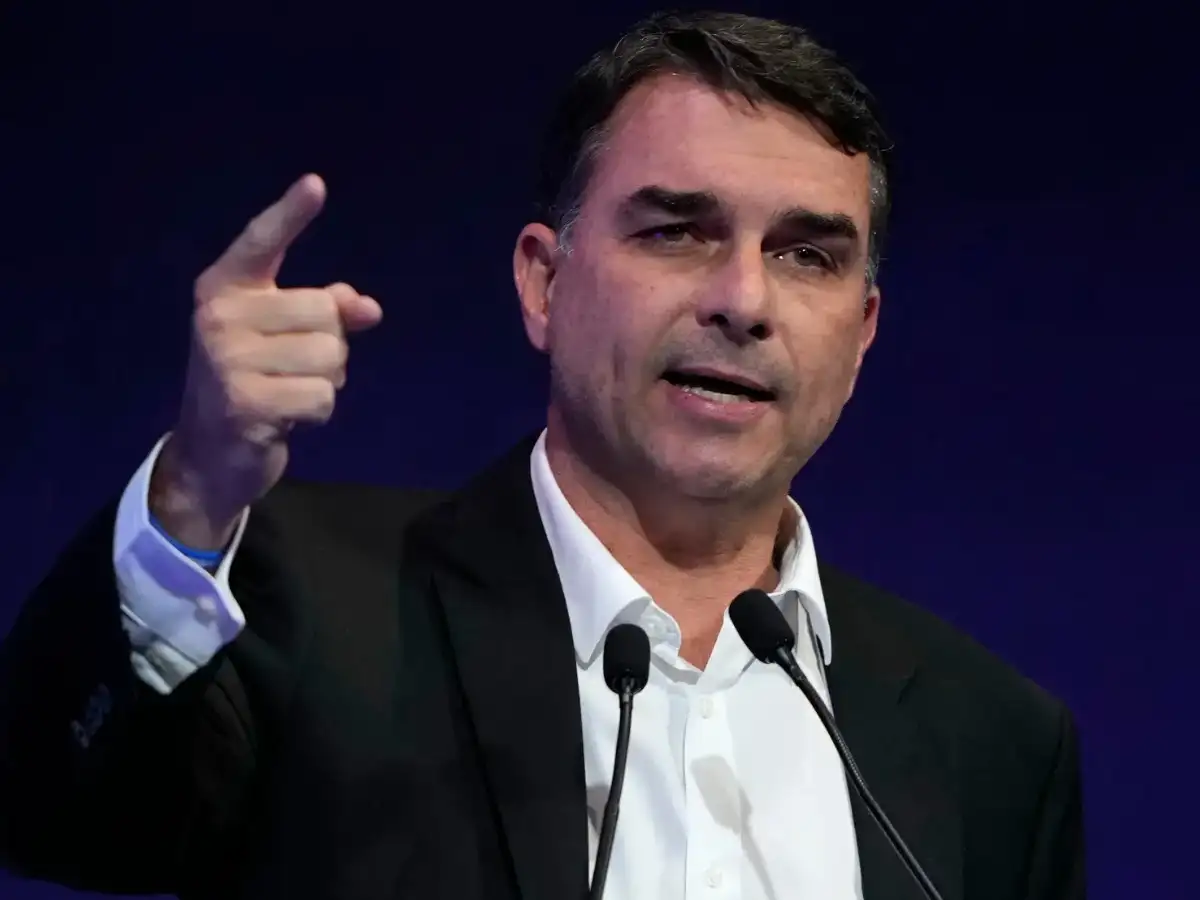 Bolsonaro's son pushes ahead with Brazil presidential bid