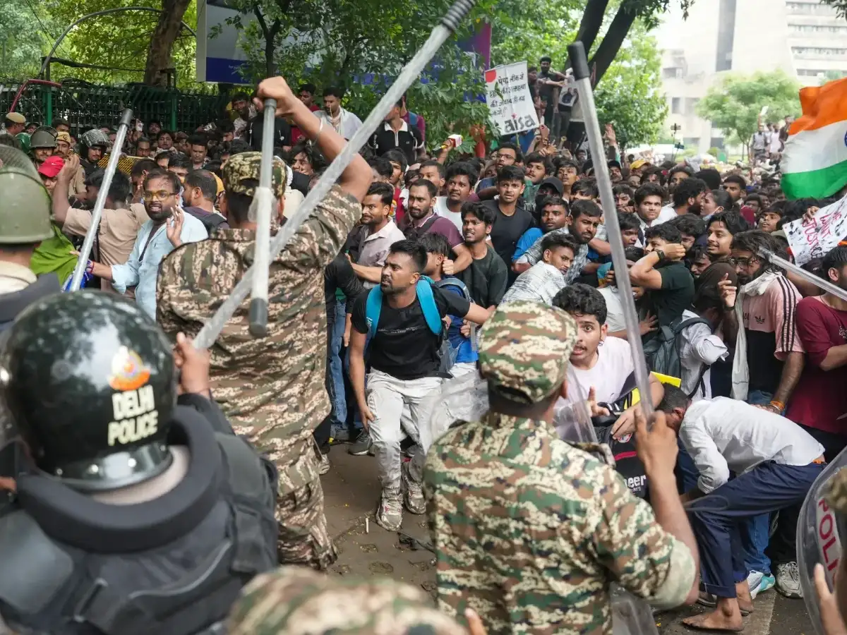 Rahul Gandhi demands accountability from Amit Shah over violence on students during CJP's Sansad March