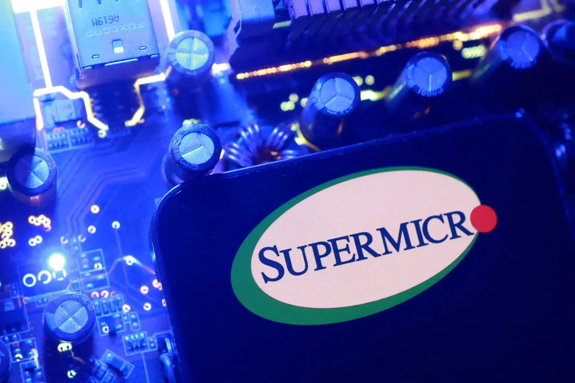 Super Micro Forecasts Strong Revenue on Data Center AI Adoption Surge