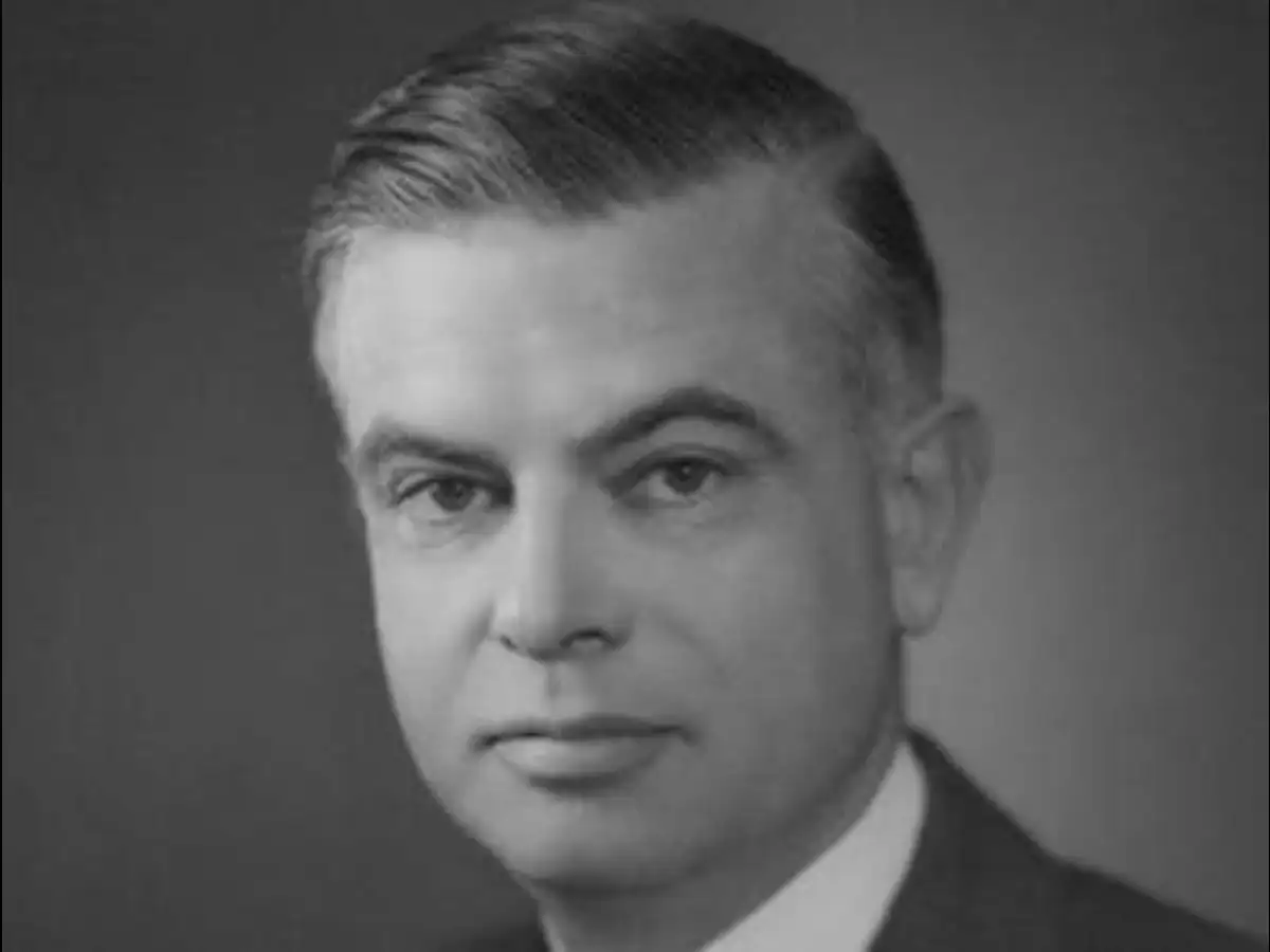 Quote of the day by Alfred Winslow Jones: "The tools that get investors and speculators in and out of the market only after some widely followed average has turned must obviously exaggerate the movements of the market"