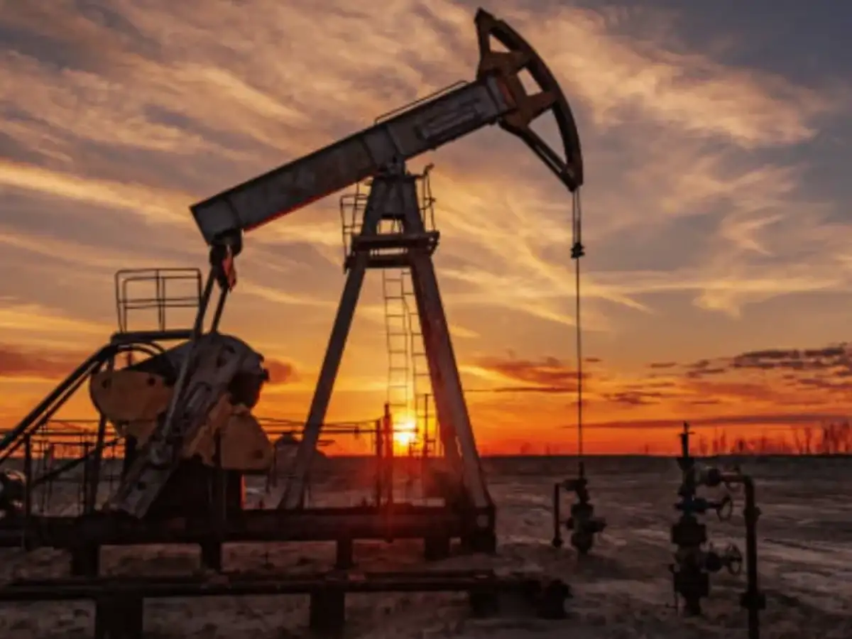 Oil jumps more than 2% after US attack on Iran's Larak island