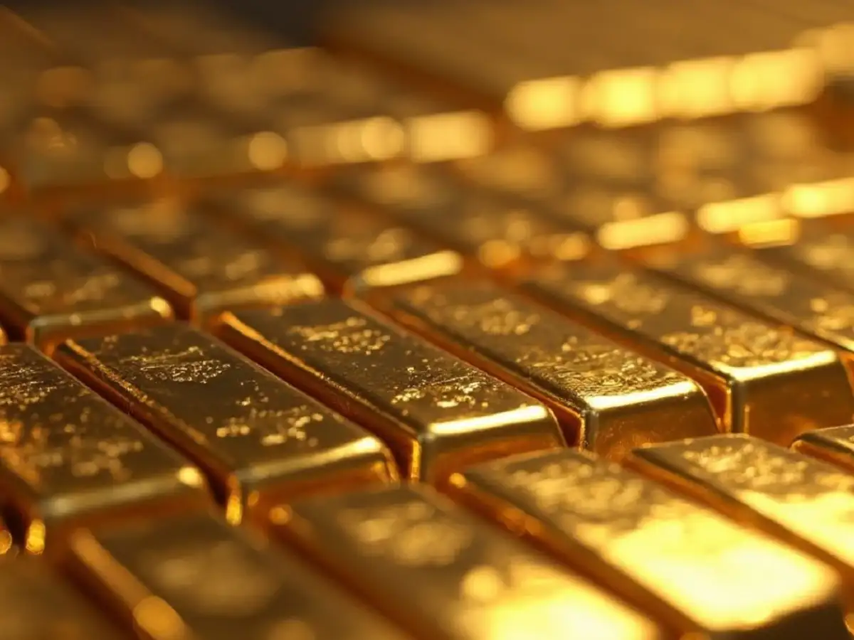 Gold slides after robust US payrolls boosts rate hike bets