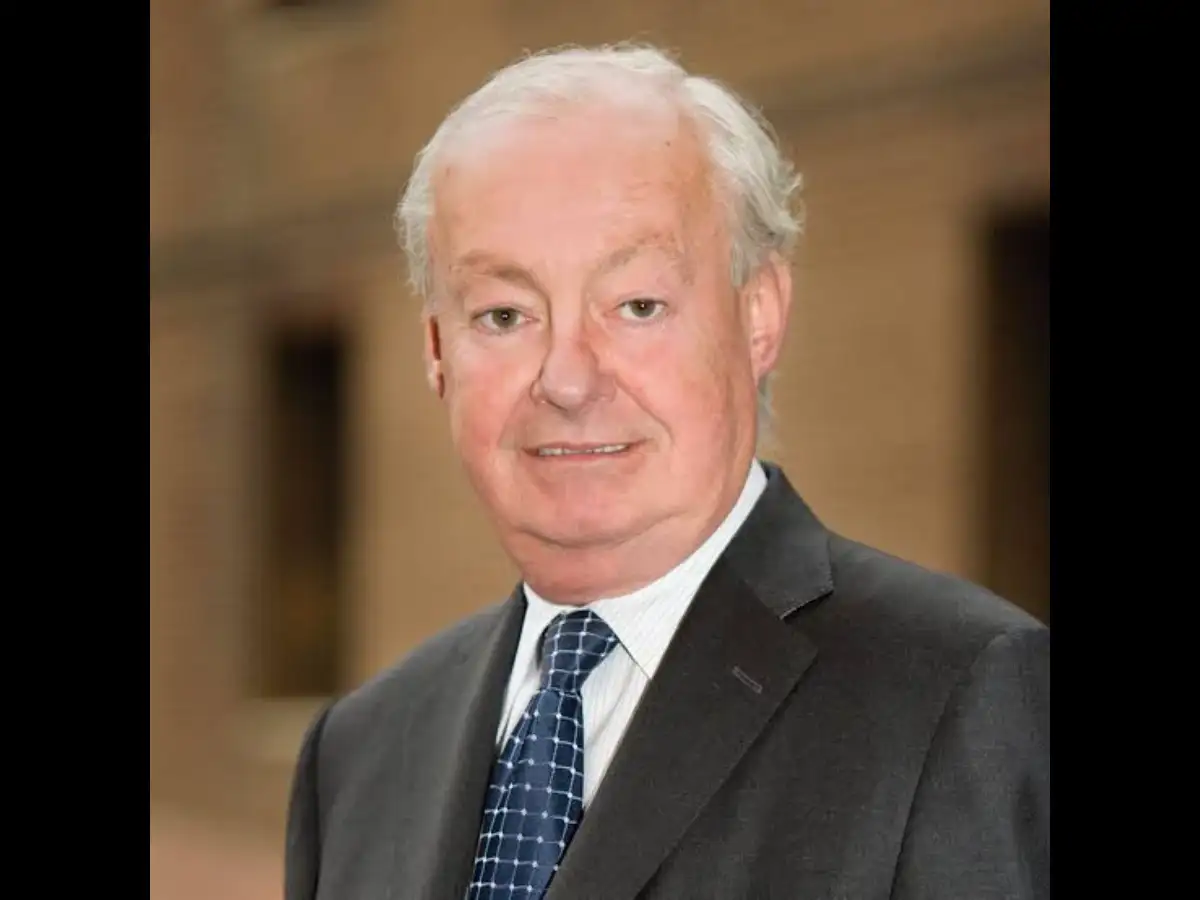 Quote of the day by Chris Browne: "People make changes in their lives and their portfolios because they are confident they are making a change for the better. Without that confidence, they would merely sit still."