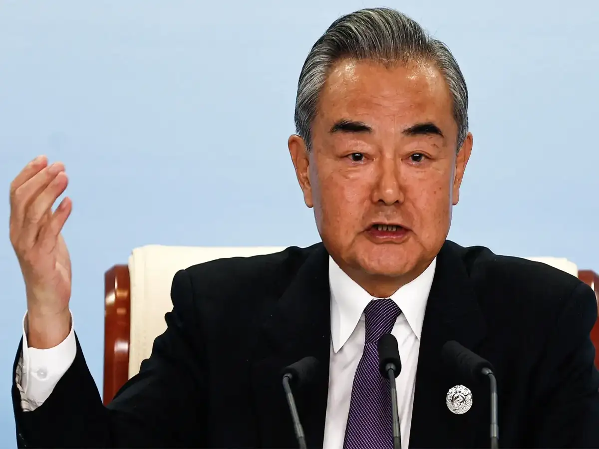 China's foreign minister urges reopening of Strait of Hormuz in meeting with Iranian counterpart 