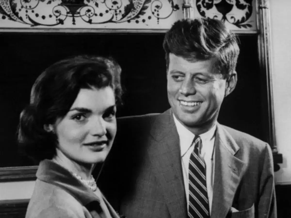 Quote of the day by former First Lady Jacqueline Kennedy: ‘There comes a time in life when you walk away from all the drama…’ – a reminder to choose peace over negativity 