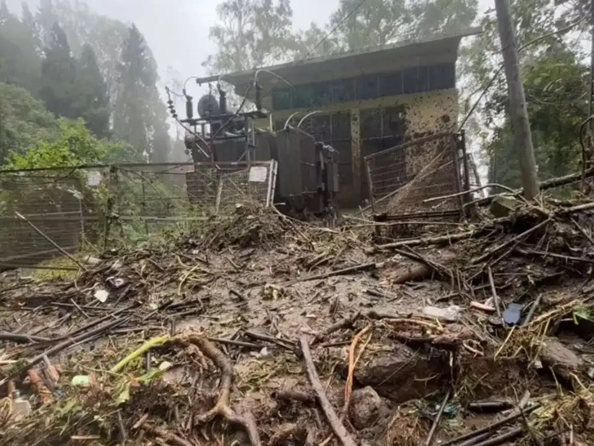 Landslides, heavy rain disrupt transport, residential infrastructure in Sikkim's Gangtok; DDMA initiates damage assessments 