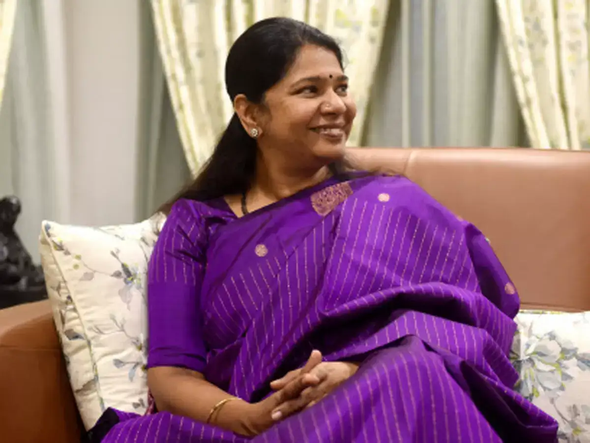 Kanimozhi meets former Bengal CM Mamata Banerjee in Kolkata as DMK outreach fuels third-front talk 