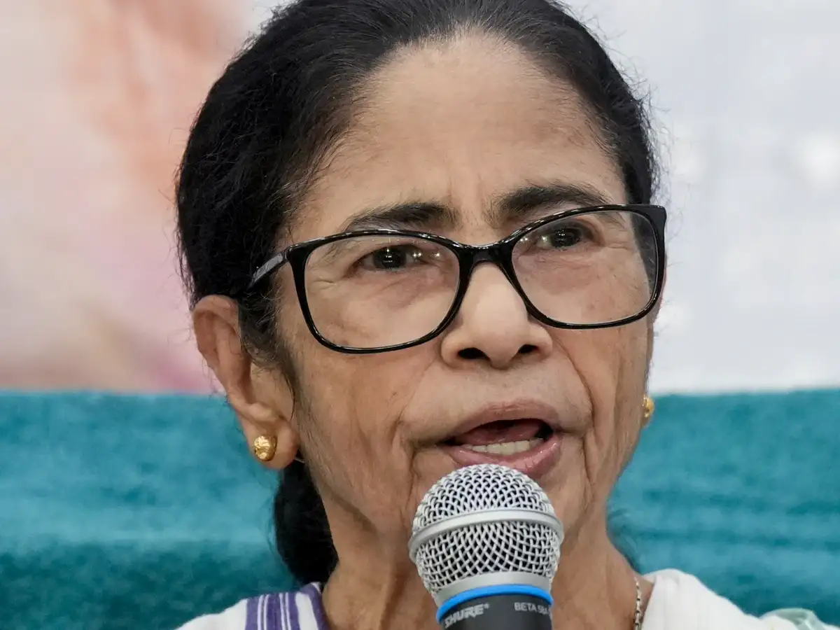 Mamata Banerjee moves Supreme Court against EC freeze on TMC name, symbol 