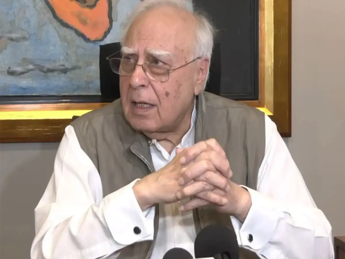 'Majority not with Gyanesh Kumar': Kapil Sibal demands suspension of CEC, halt to SIR process 