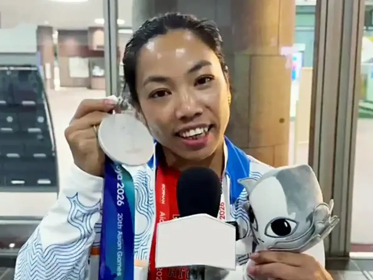 Manipur CM Yumnam Khemchand Singh interacts with star weightlifter Mirabai Chanu through video conference 