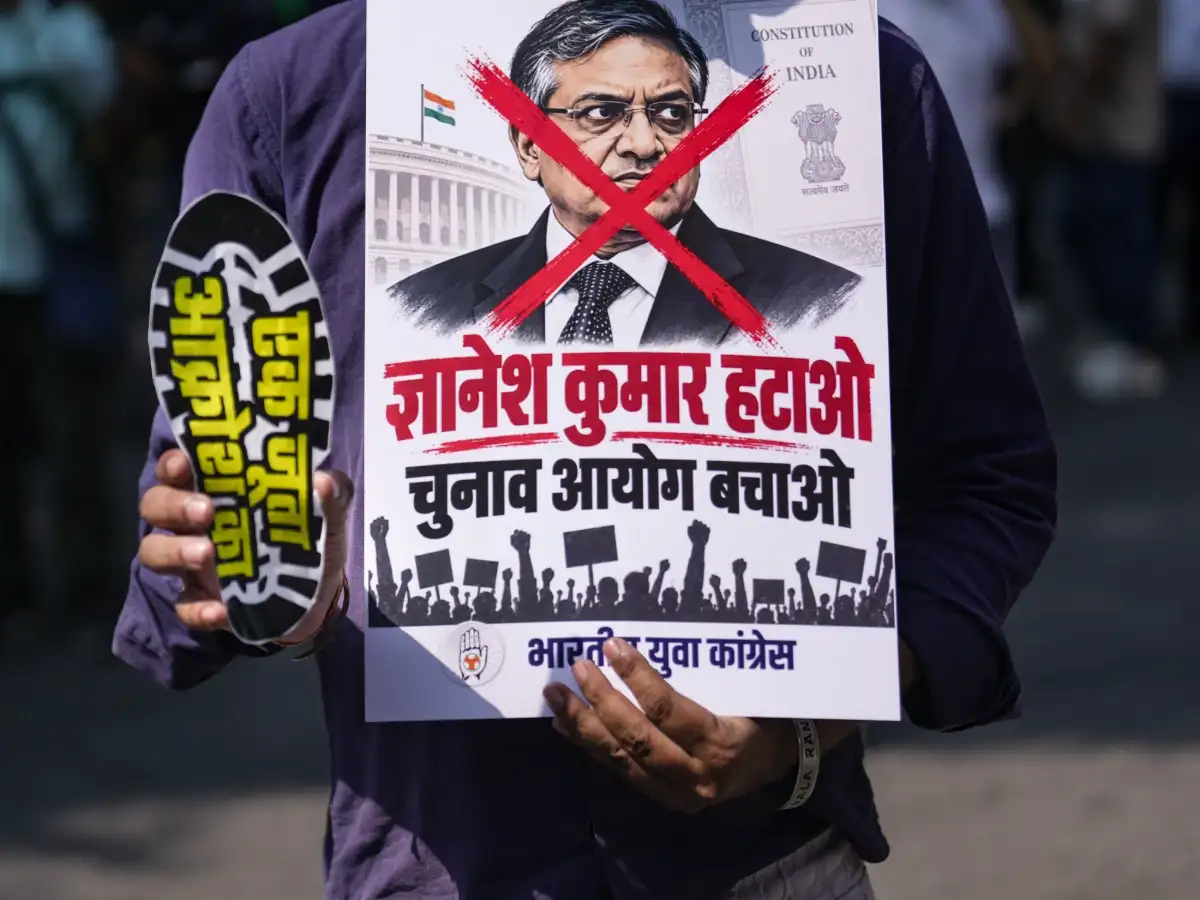 Congress takes out rally in Kolkata seeking CEC Gyanesh Kumar's arrest; police stop it midway 
