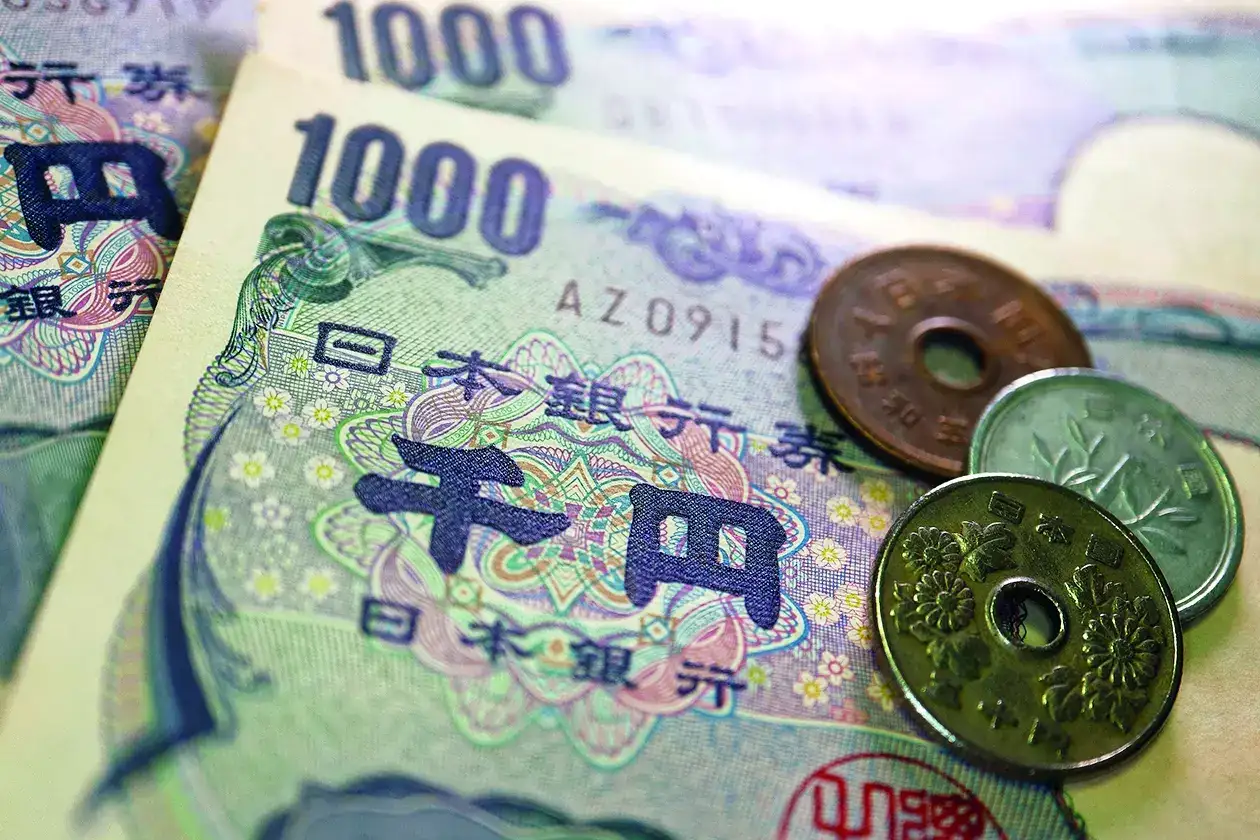 Japanese investors step up domestic bond purchases as foreign demand drops: JSDA data