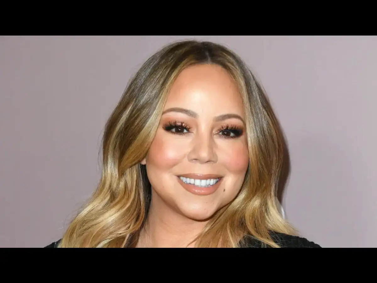Motivational Quote of the Day by Mariah Carey: “When you feel like hope is gone, look inside you and be strong...” - Inspiring life lessons on strength, self-belief and finding hope 