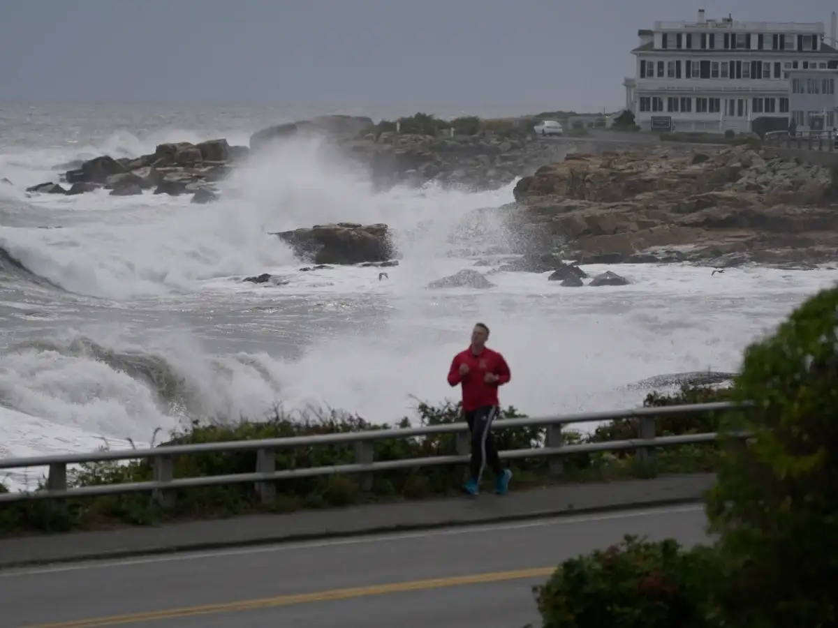 Roads flood in New Jersey, inundate some homes, as first major signs of nor'easter take shape 