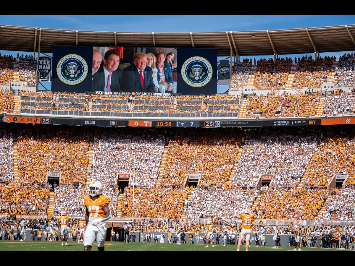 Donald Trump's Air Force One does low-altitude flyover during Tennessee vs Texas college football game. Video goes viral, watch here 