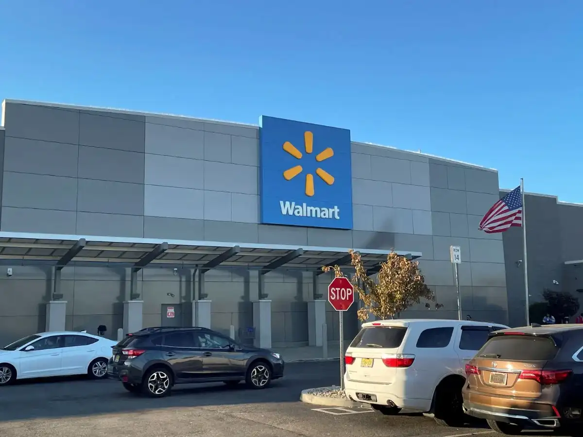 Ohio minimum wage to rise 3.5% to $11.40 in 2027; Walmart, Olive Garden among brands facing new wage rule 