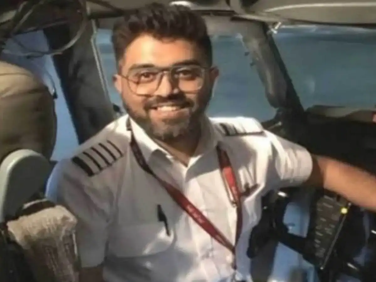 Indian pilot Smit Machchhar airlifted to Abu Dhabi after Flydubai cockpit attack 