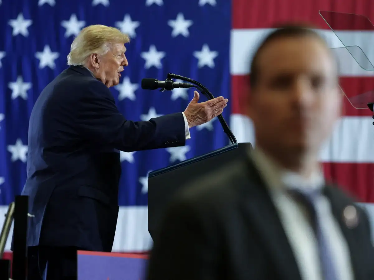 Trump and Vance hit campaign trail as Republicans seek to energise voters 