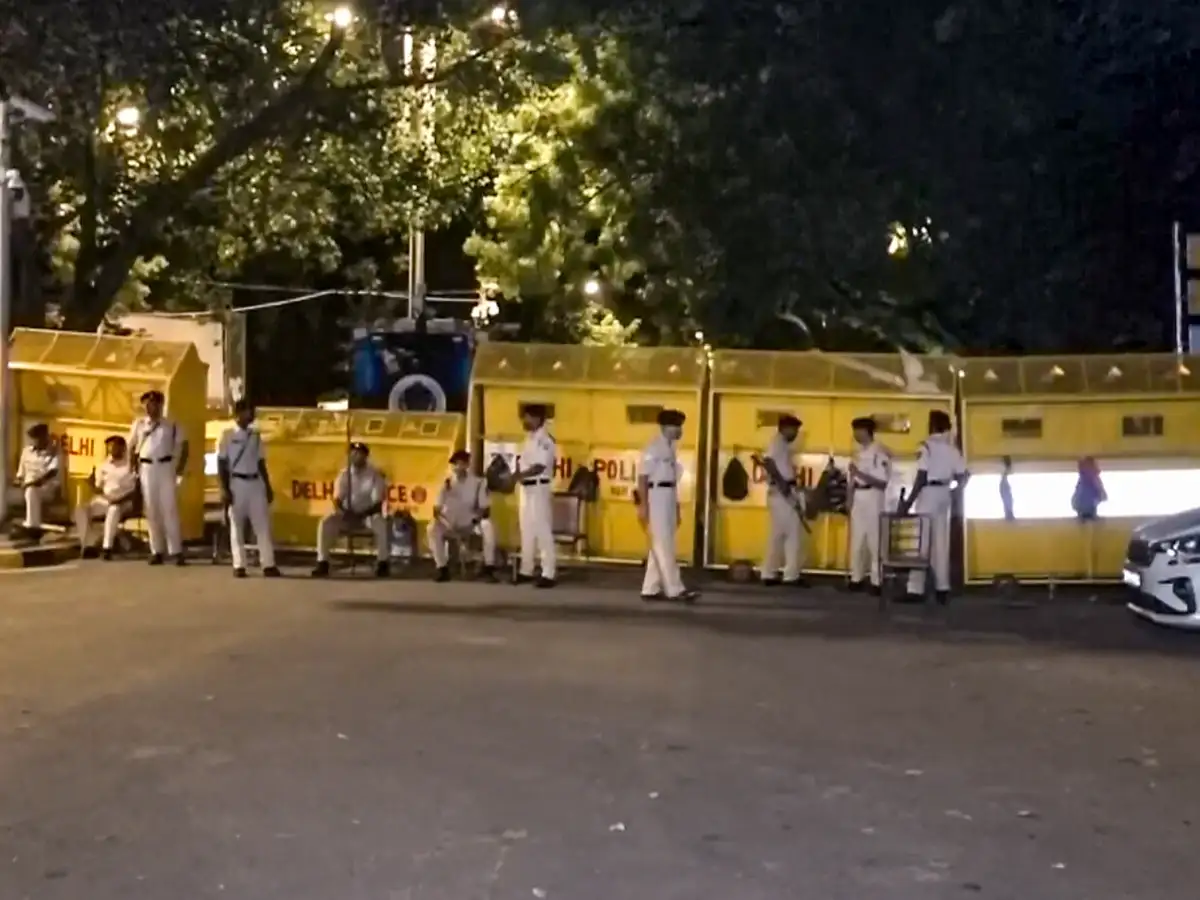 Opposition reaches Jantar Mantar, demands CEC resignation 