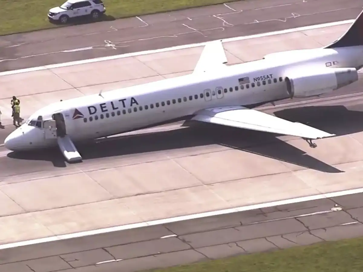 'We just felt a shudder': Air Canada plane had just landed from Toronto when Delta jet hit its tail at Los Angeles Airport. Here's what happened 