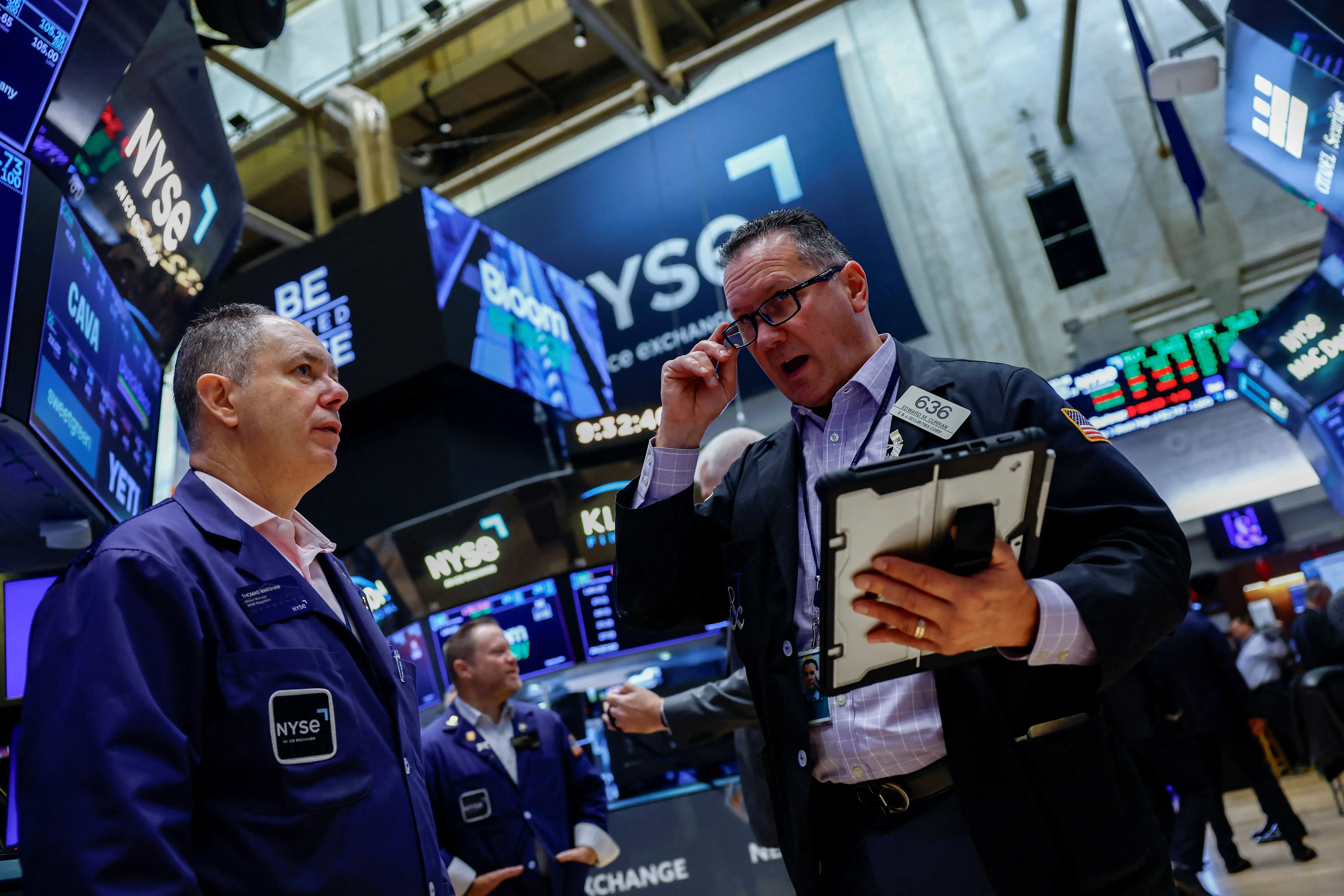 US stocks: US market ends lower, off record highs, as Treasury yields climb