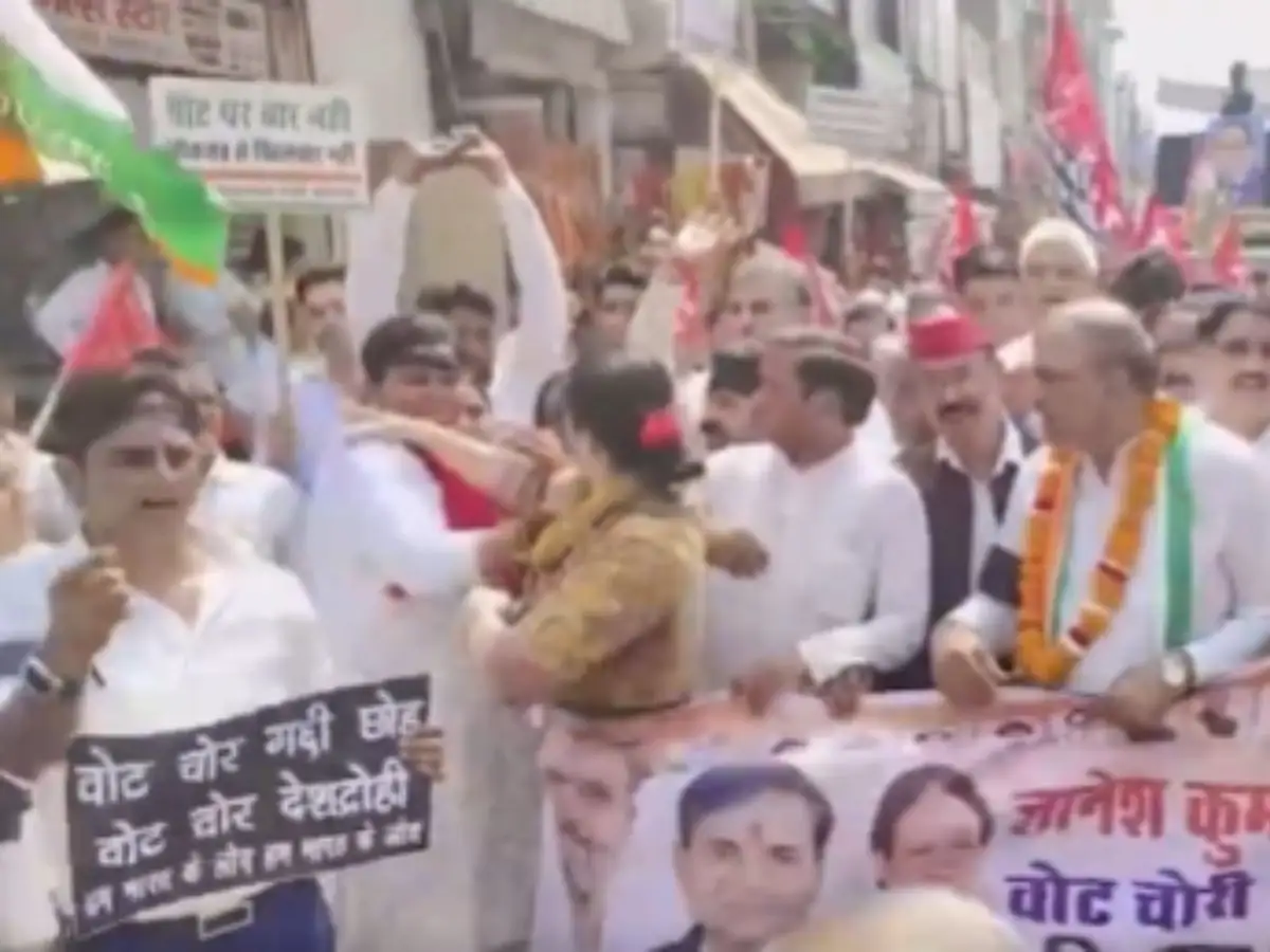Viral Video: Women Congress leaders slap each other during INDIA bloc protest against 'vote chori' in Faridabad 
