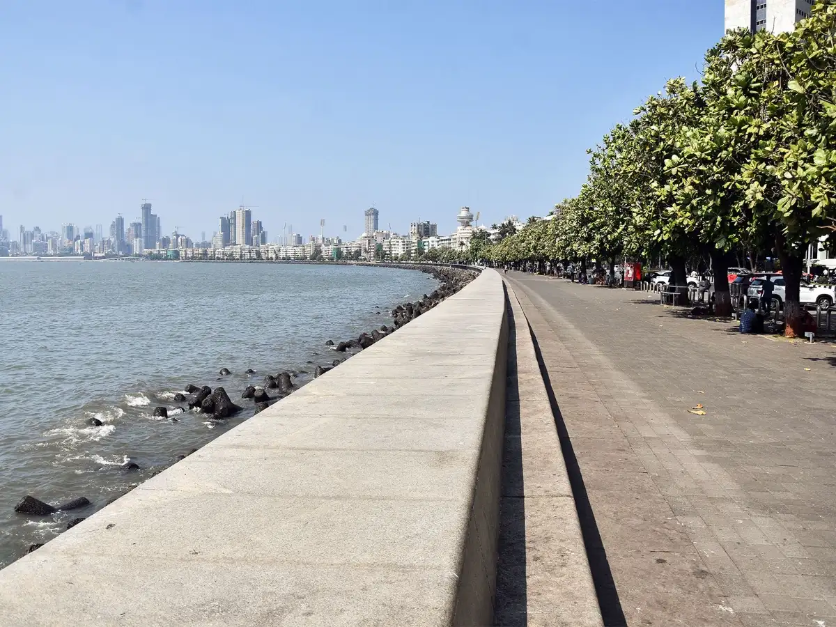 Mumbai heatwave alert widens across Maharashtra as IMD warns of hot conditions 