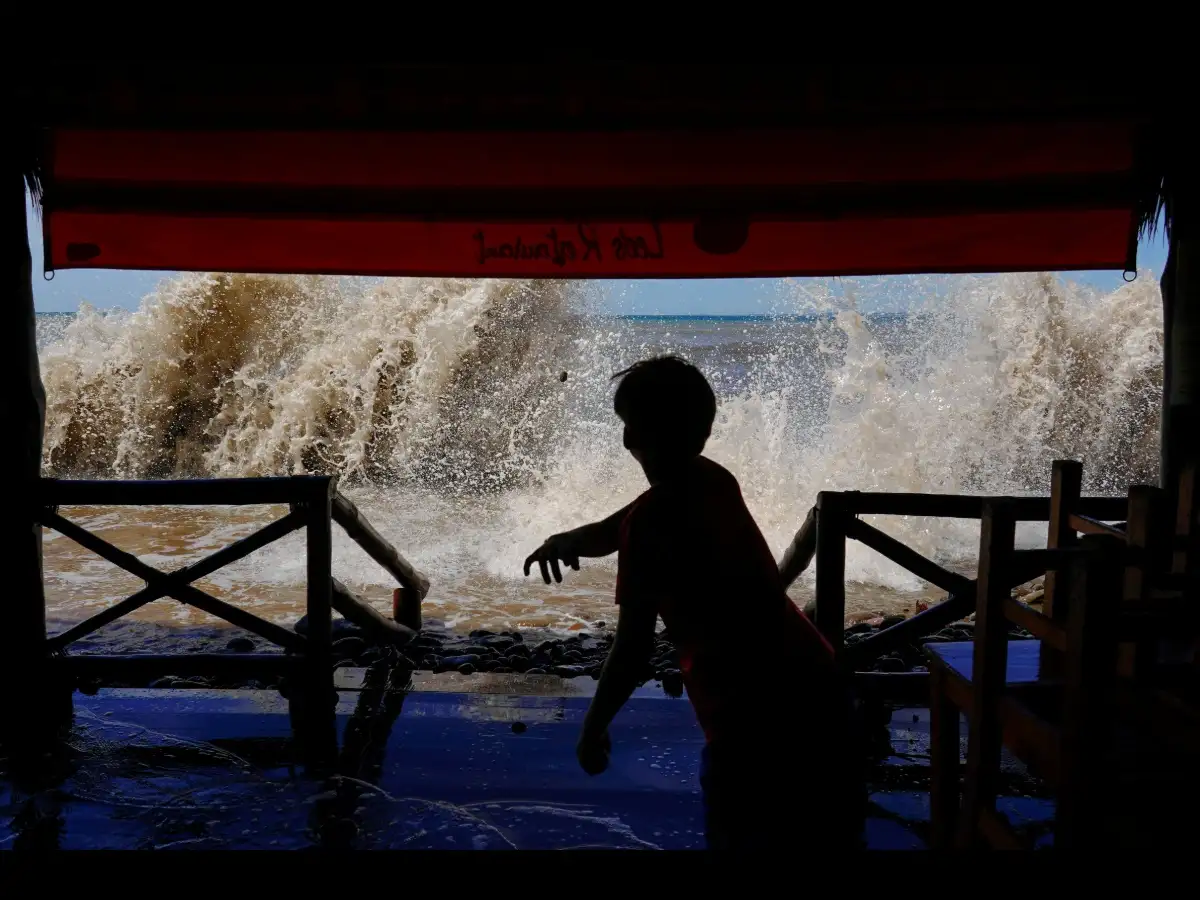 Hurricane Simon: How strong will it get, where will it make landfall, and what to expect 