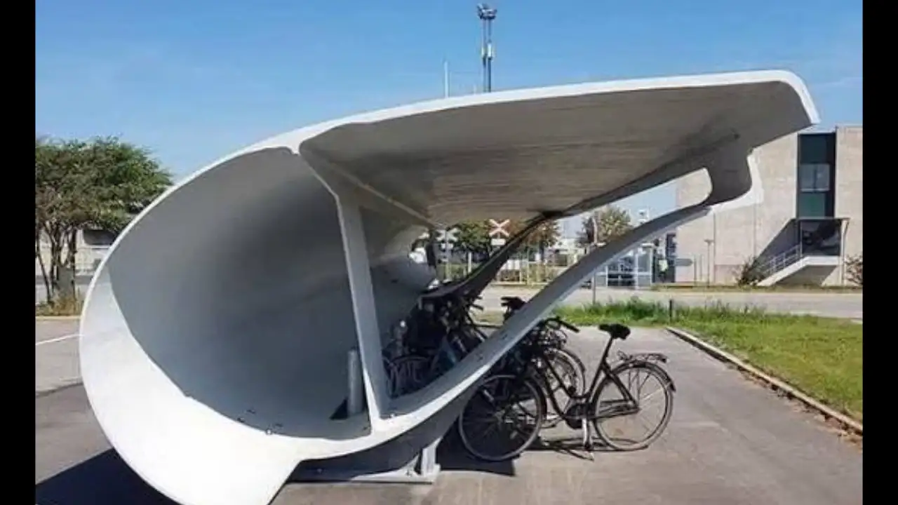 Denmark turned a retired wind turbine blade into a bicycle shelter in 2019; 7 years later, it remains a model for circular urban design 