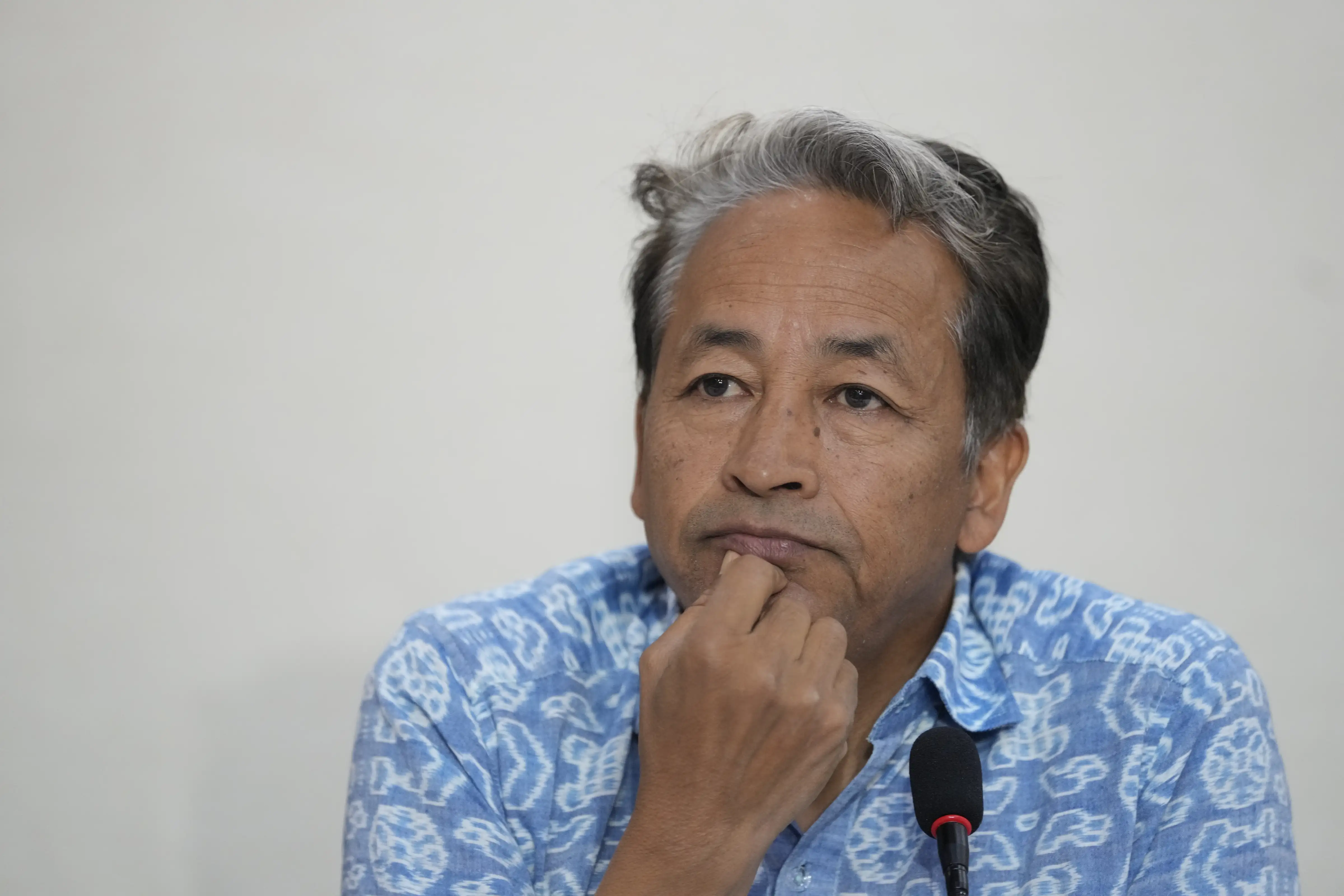 Sonam Wangchuk threatens ‘anshan fast or padyatra march’ if those detained during CJP protest not released by tomorrow