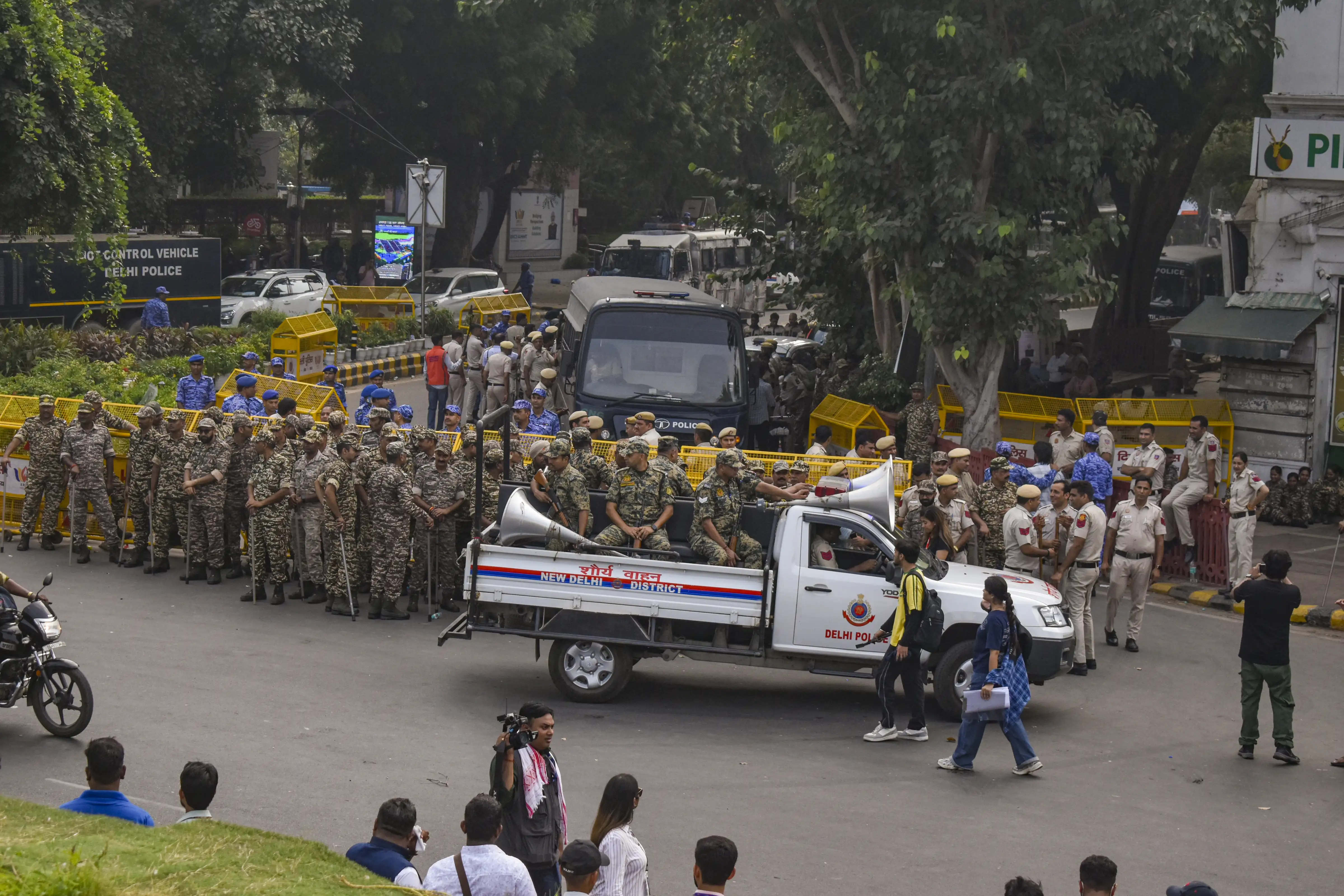 Fortress Delhi: Jantar Mantar wears deserted look as Dipke, four former CMs among 7,000 protesters detained 