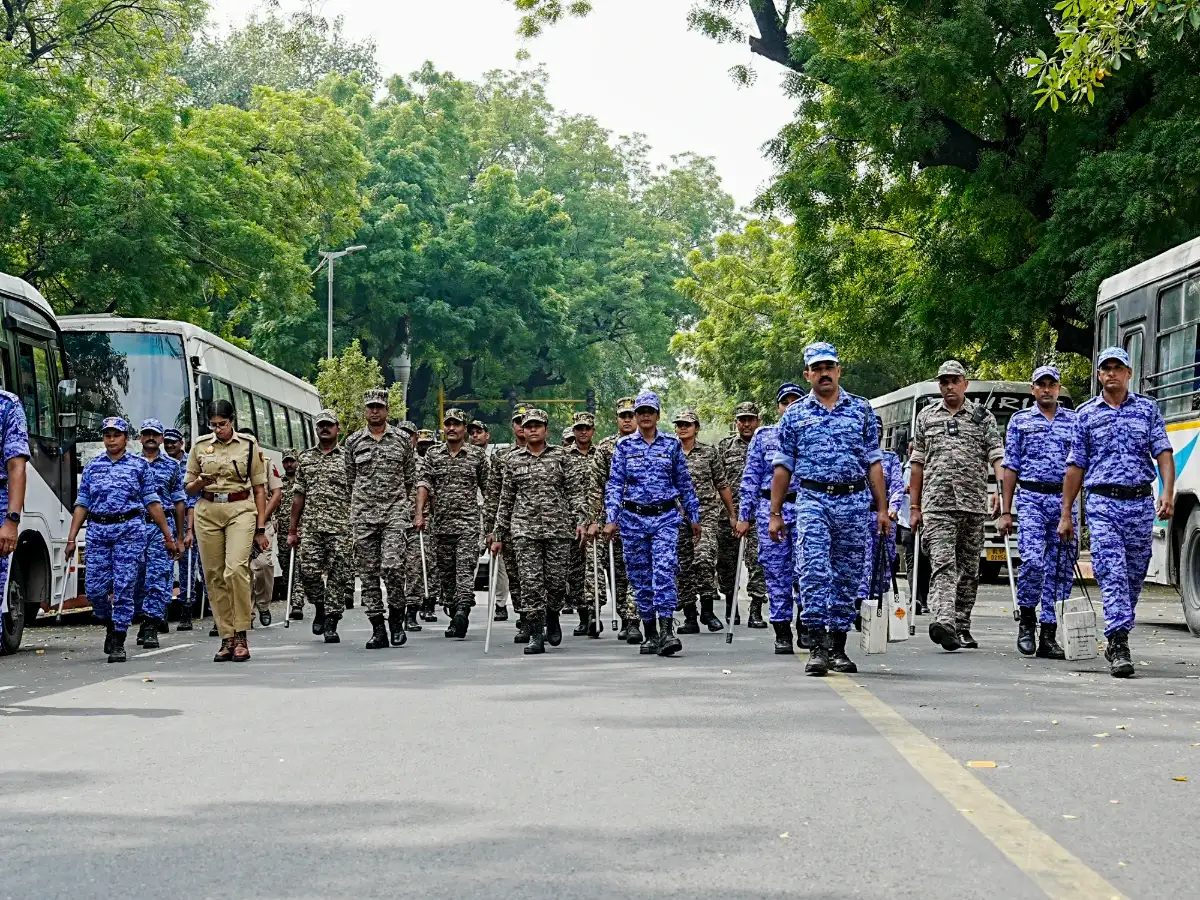 Delhi protests: SC bars illegal detention of peaceful protesters, orders restoration of normal Metro, internet services 
