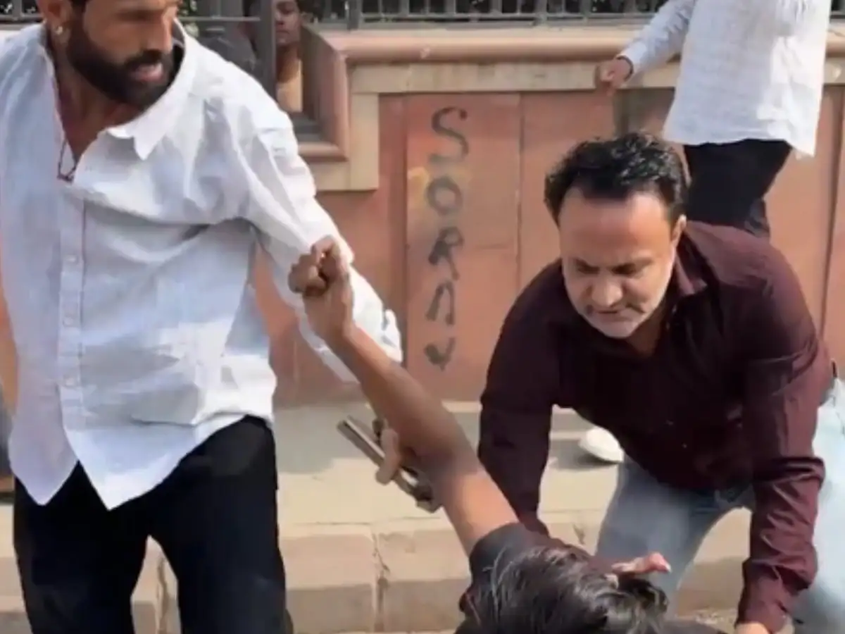 Four men claiming links to Hindu Raksha Dal arrested for assault on students during CJP protest 