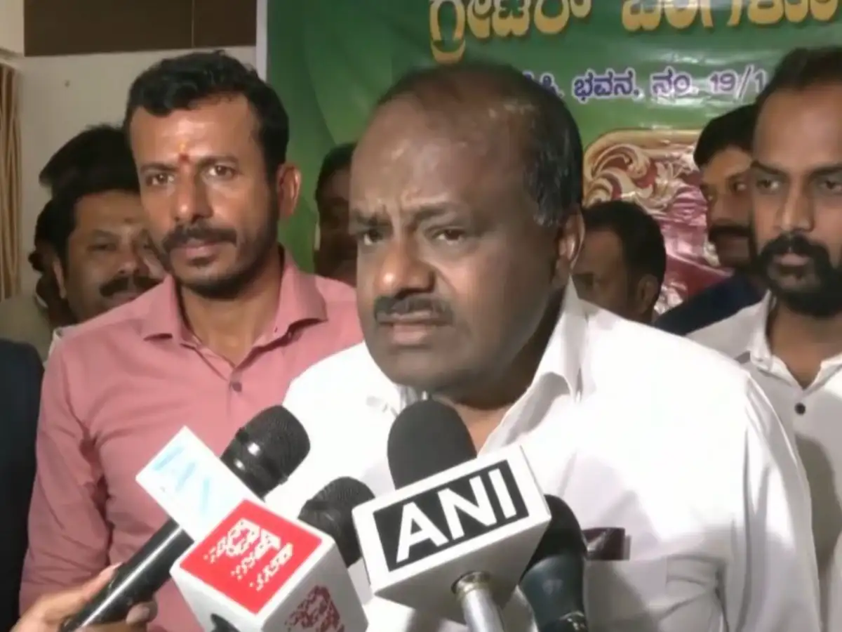 Sting on ministers: Kumaraswamy asks Shivakumar to reveal name of person he met at 5-star hotel in Bengaluru 