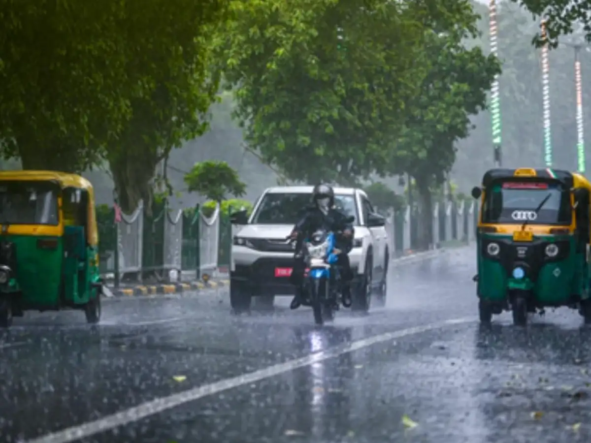 Delhi, Gurgaon, Noida, Ghaziabad weather: Why rain and hailstorms are occurring in northern India despite monsoon withdrawal? How long will it continue? 