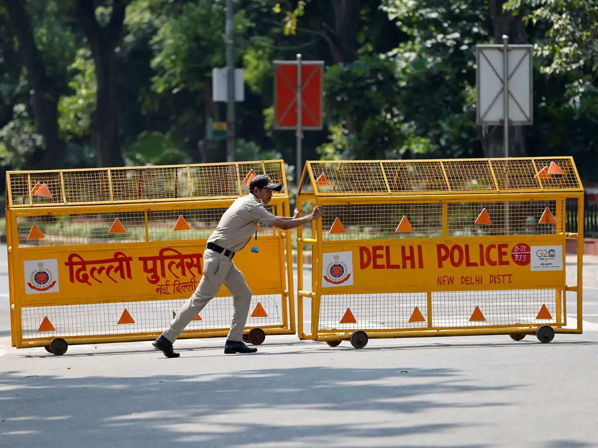 Delhi Police warns of strict action against 'rumour-mongers'; 300 posts taken down 