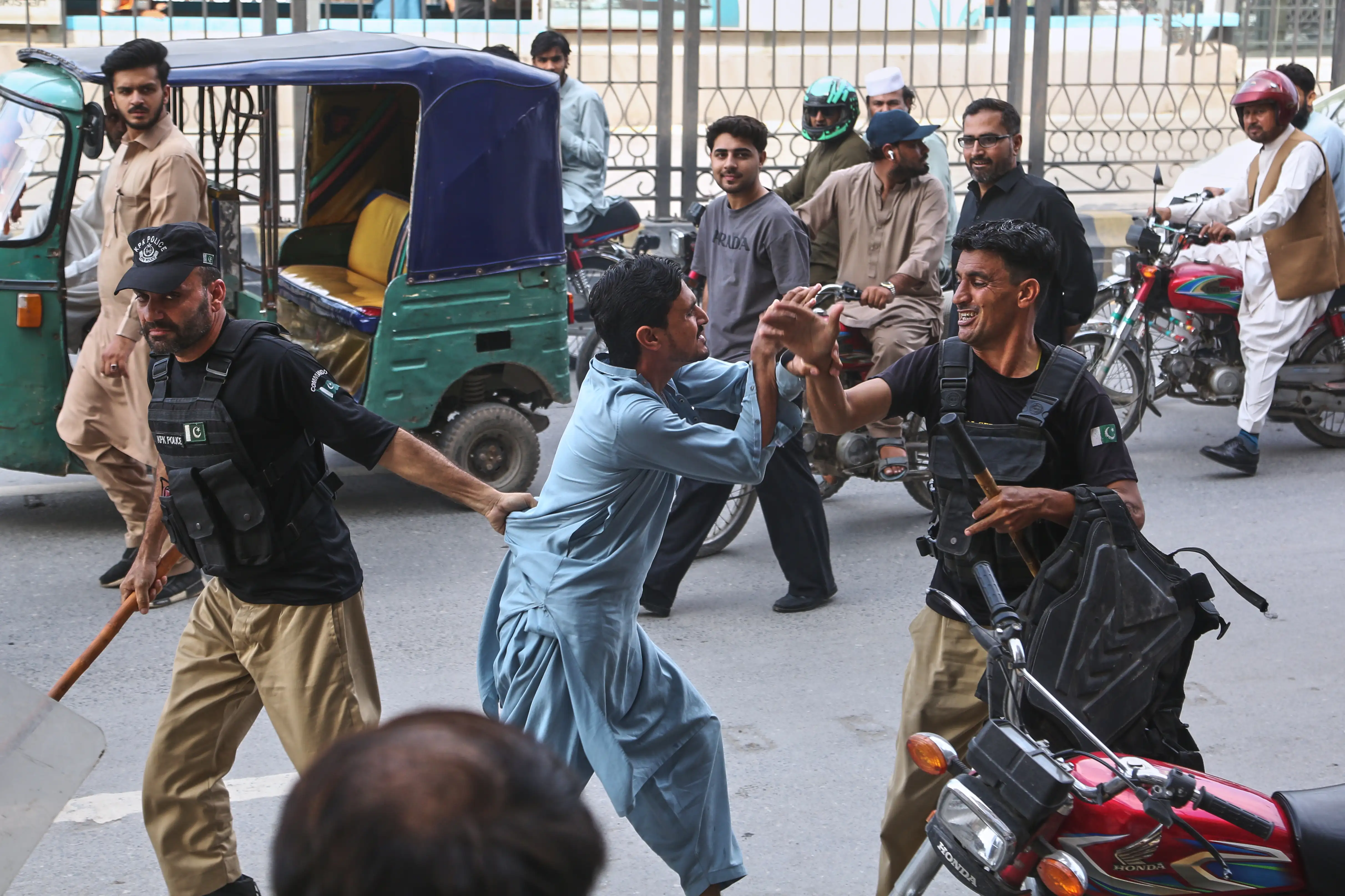 Khyber Pakhtunkhwa under emergency, Pakistan Army eyes bigger role