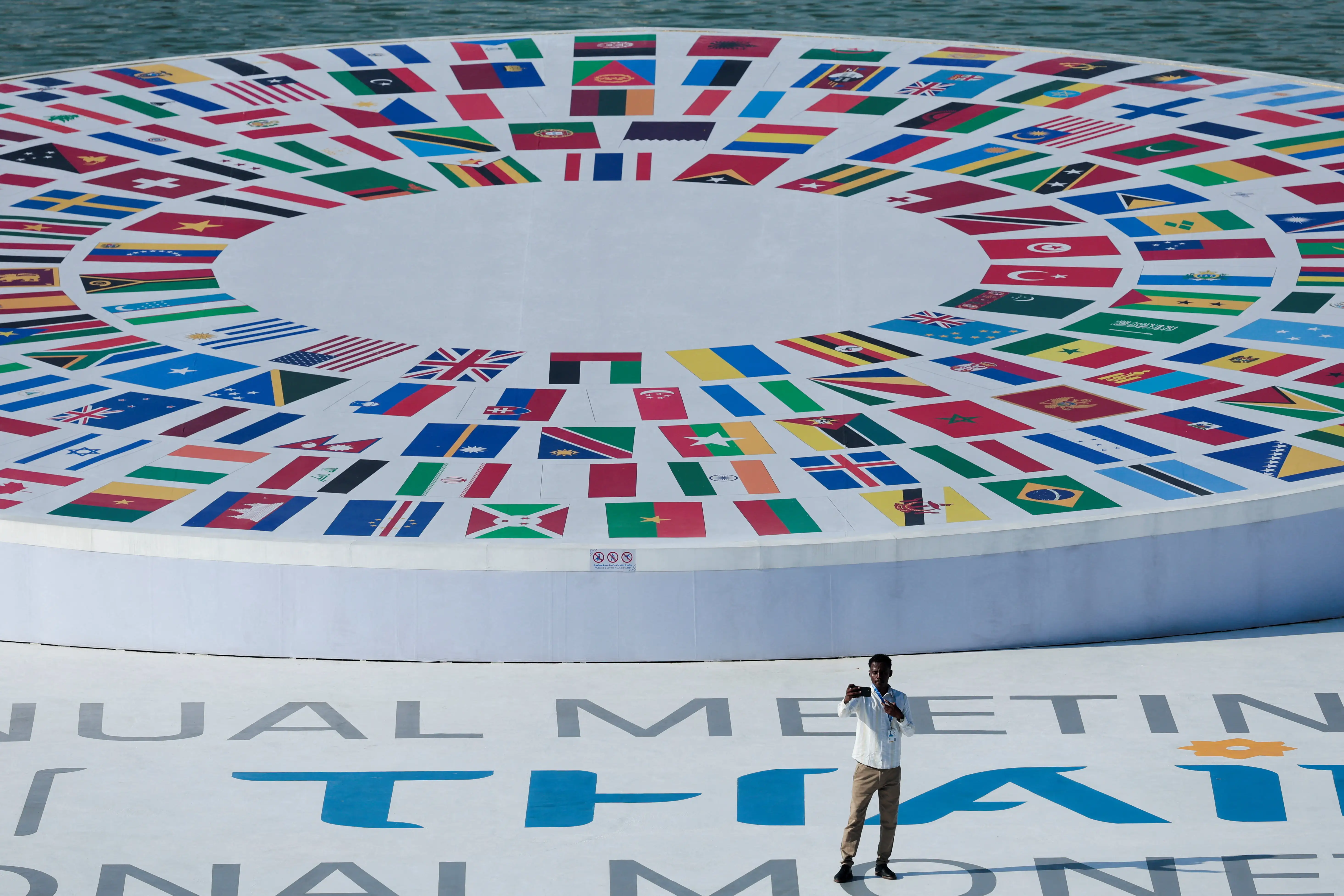 IMF says AI investment propping up global growth, but war and debt threaten outlook 