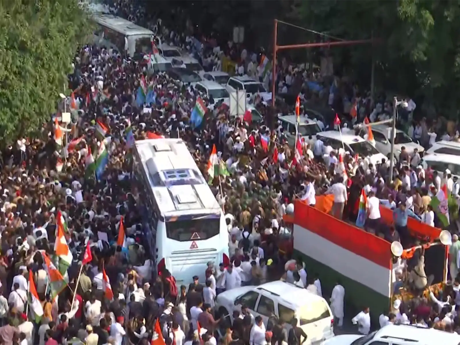Delhi Police registers FIRs under BNSS Section 163 for violation during Opposition protest 