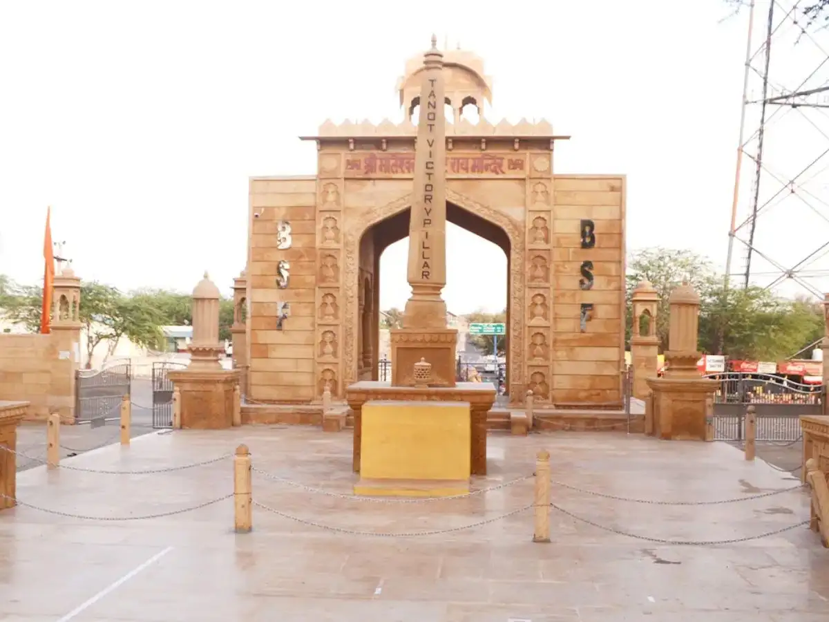 'Bamo Wali Devi'  mandir in Jaisalmer  sees a record turnout of devotees. Check why Tanot Mata temple so famous 