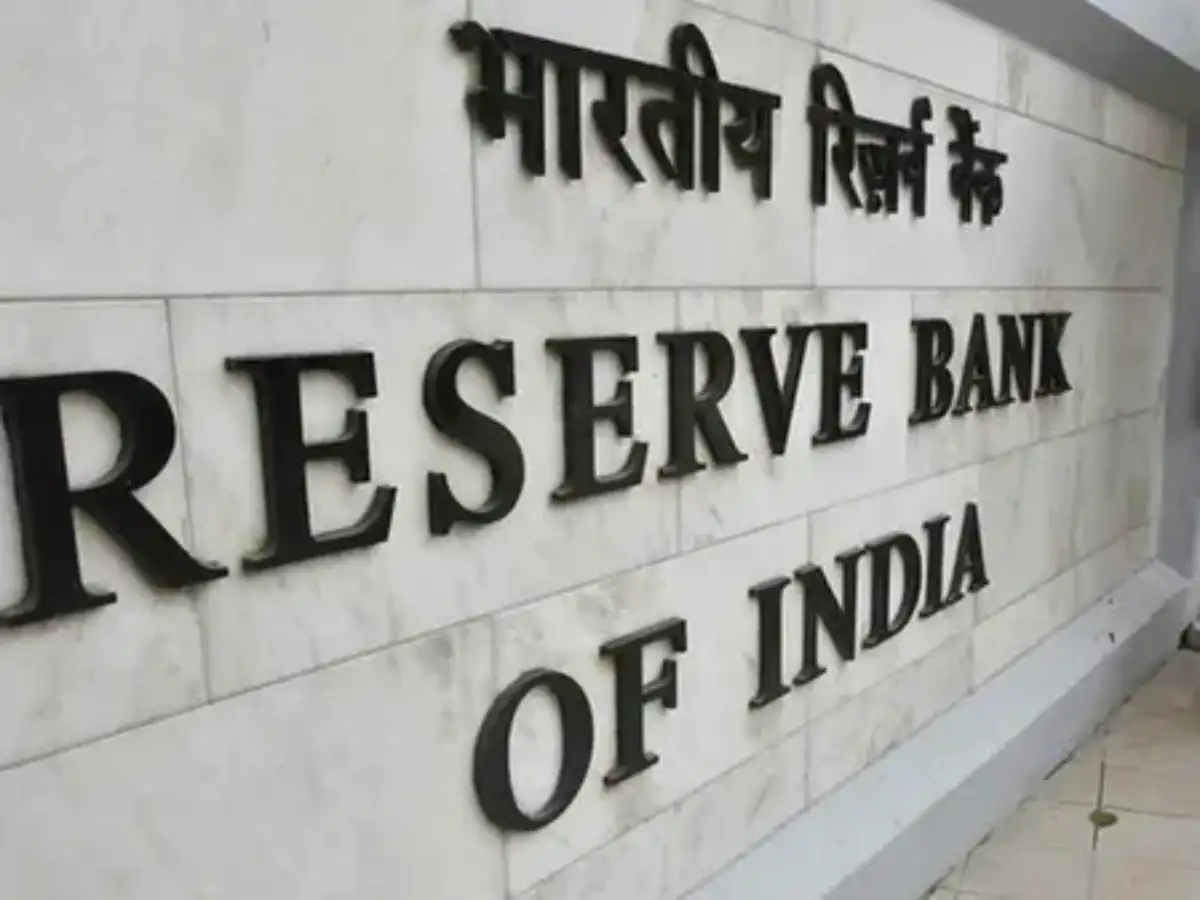 RBI's forex curbs lift rupee as banks reassess hedging costs