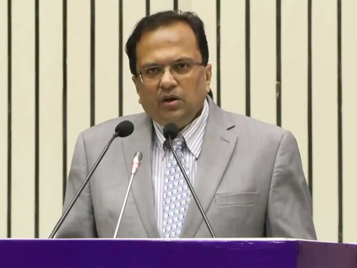Home Secretary tenders unconditional apology to SC over non-compliance on Delhi restrictions, seeks discharge of contempt notice 