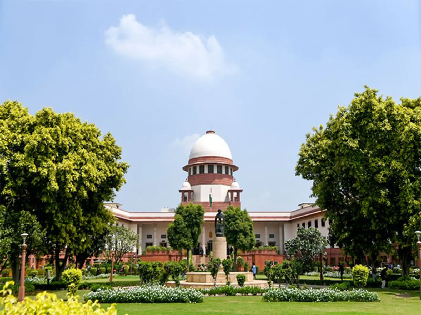 Supreme Court to hear journalist's plea against Rahul Gandhi on October 26 or 27 