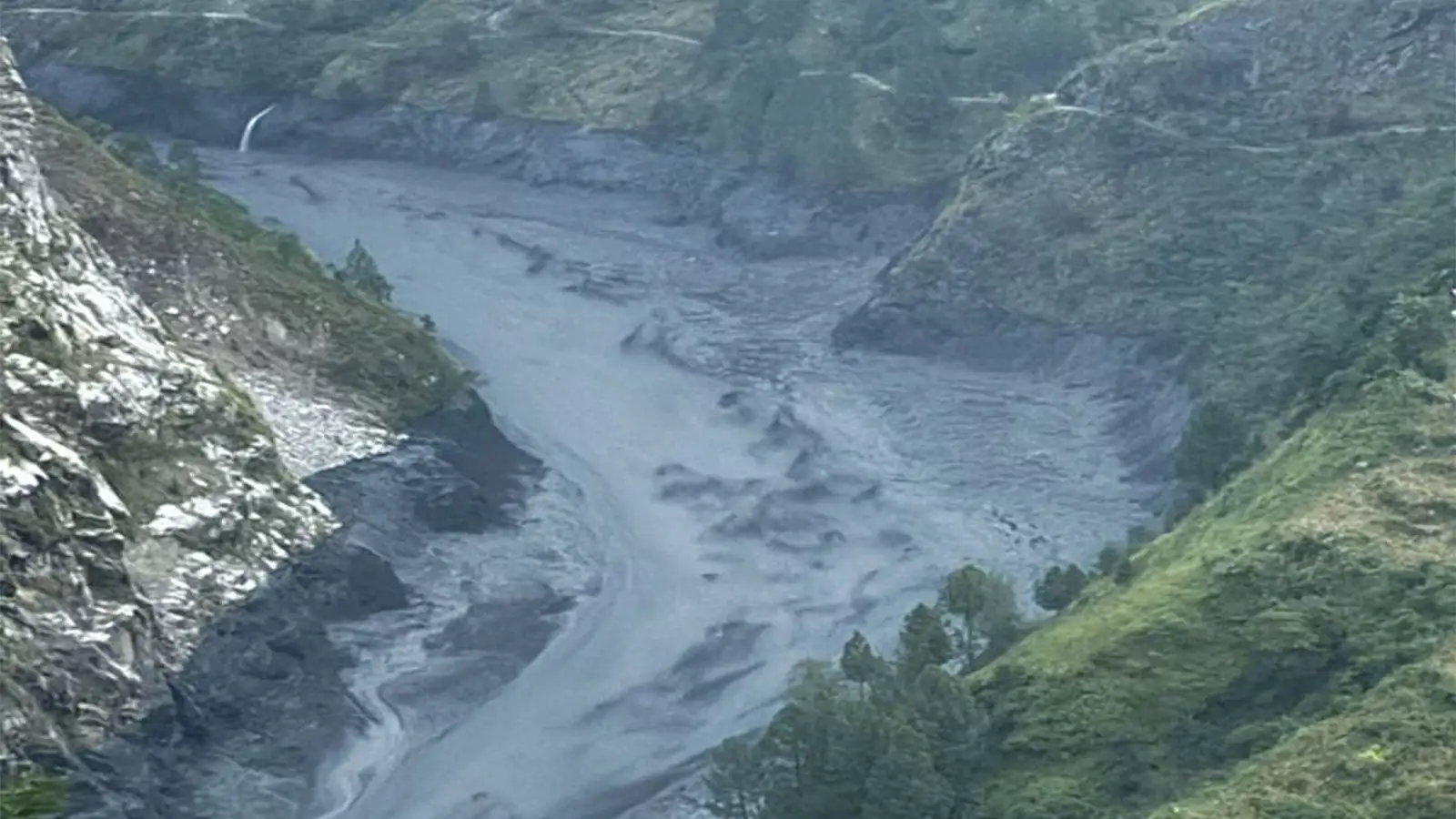 Nepal floods 'defining moment' for climate action: UN 