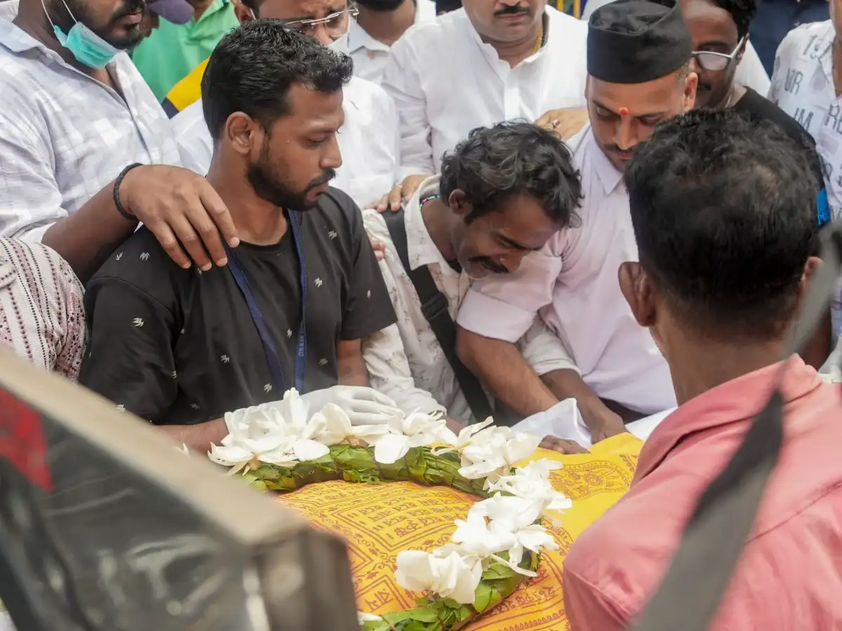 Kolkata stampede: CM seeks HC judge-led probe, orders Durga Puja pandal safety checks 