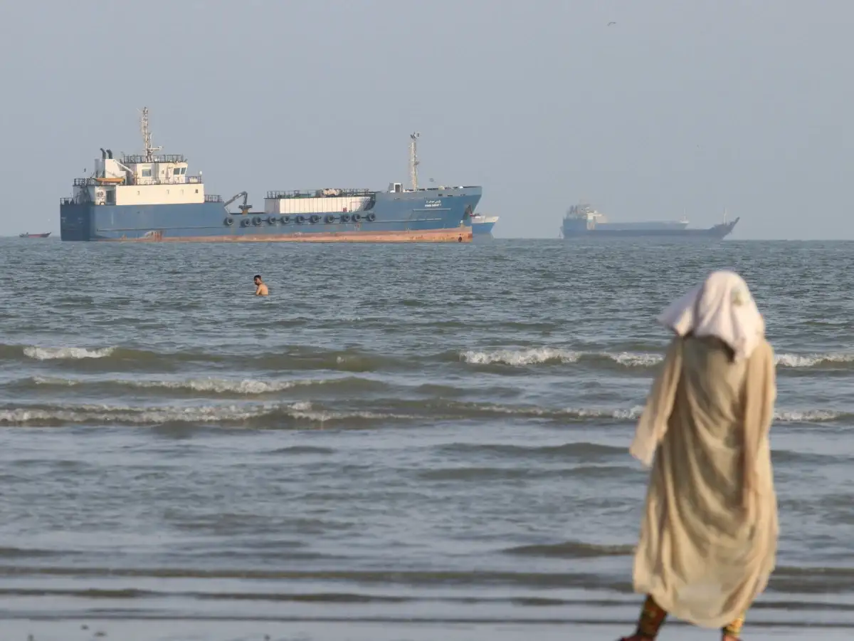 Iran keeps Strait of Hormuz reopening offer on table, says path depends on US 